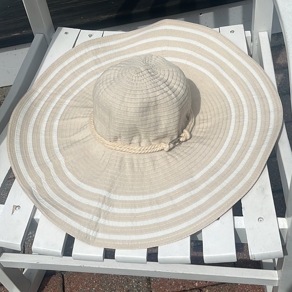 Sun Hat - Swimming equipment