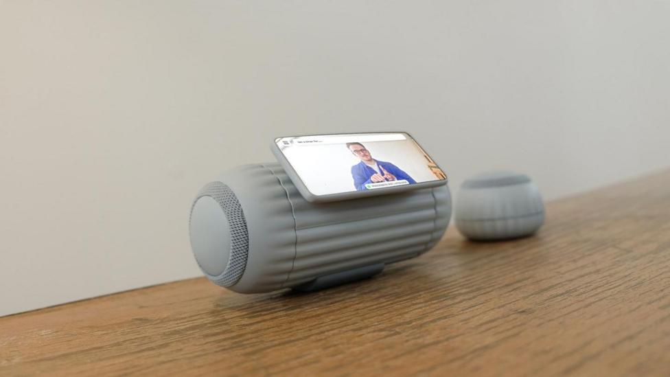 Dear foams Smart Speaker