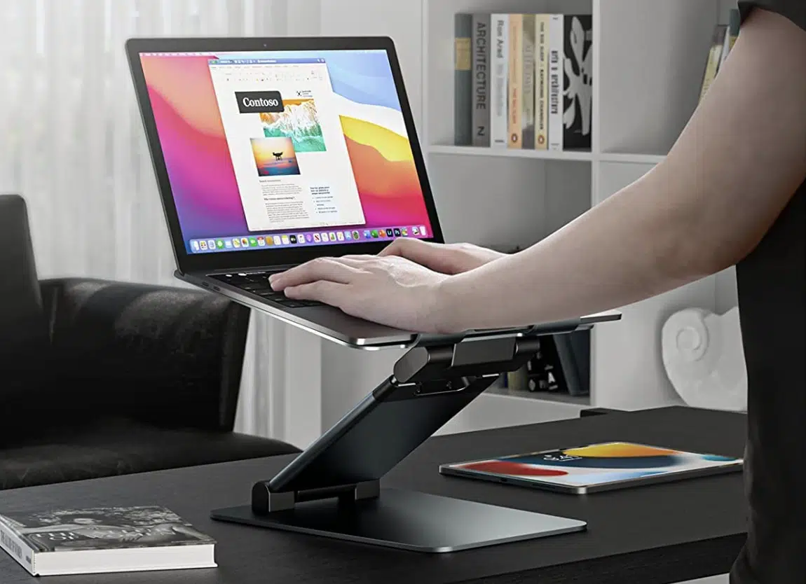 Pilot Laptop Riser