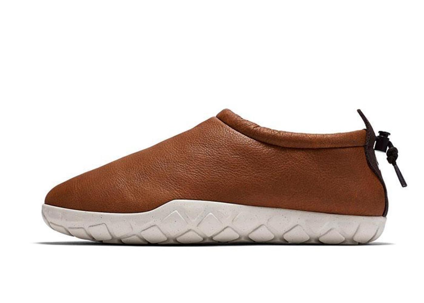 Air Cognac Athletic Shoes