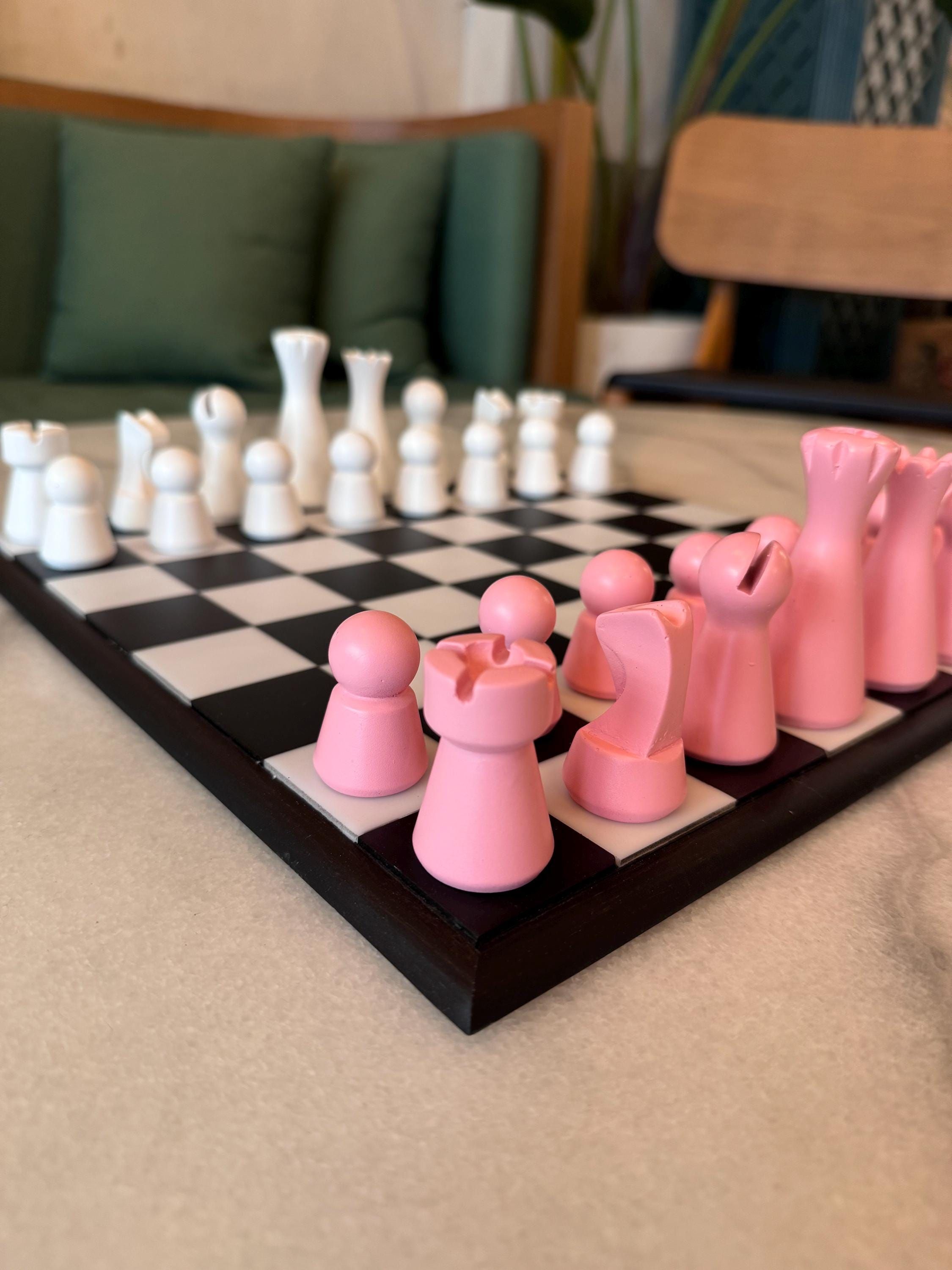 Board Game - Chess - Pink