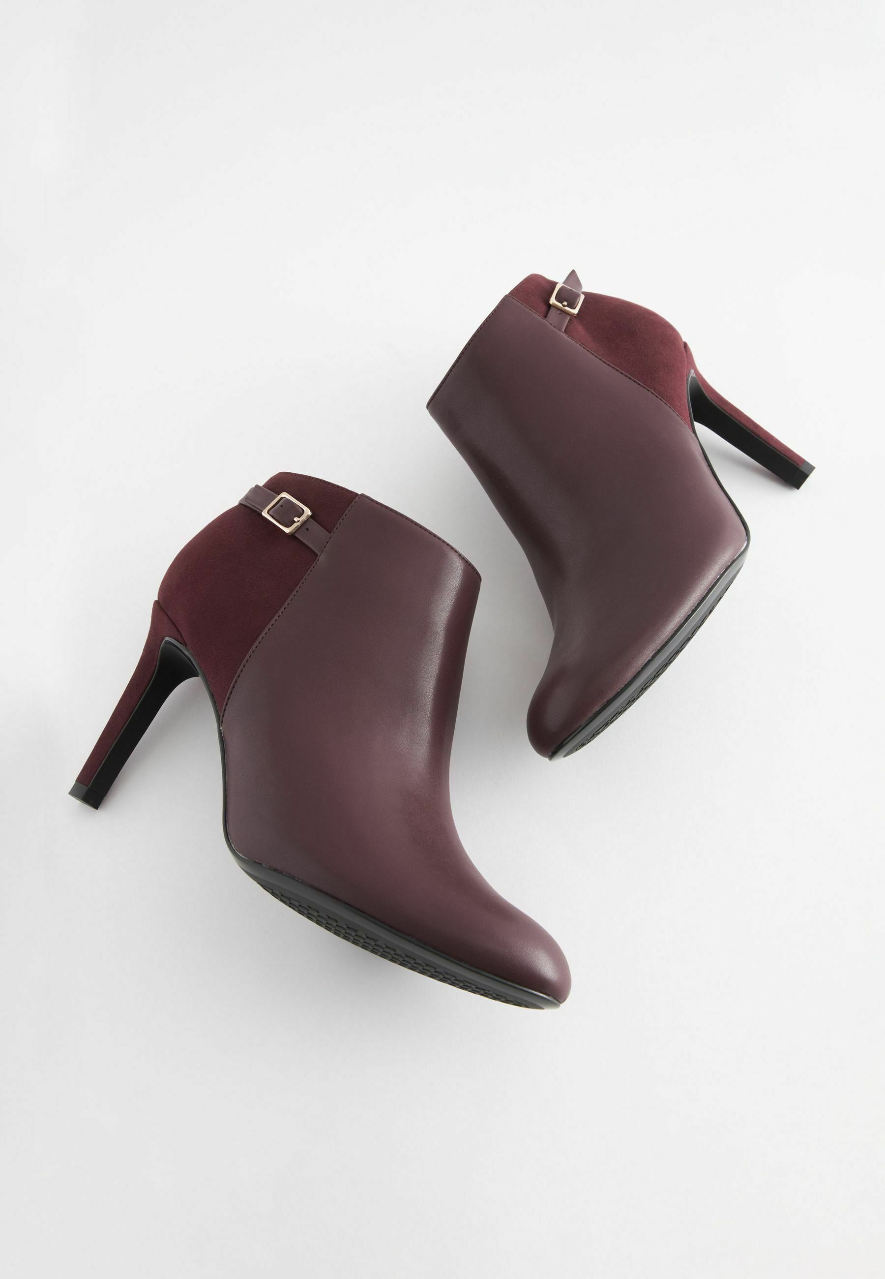 Breathable Burgundy Shoe Horn