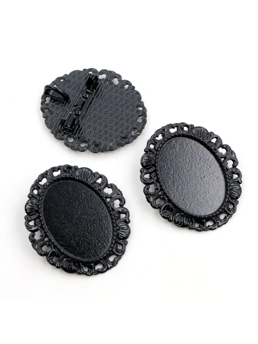 Brooch - Black