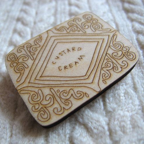 Brooch - Cream