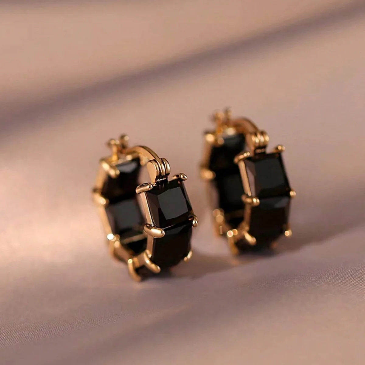 Earing - Black