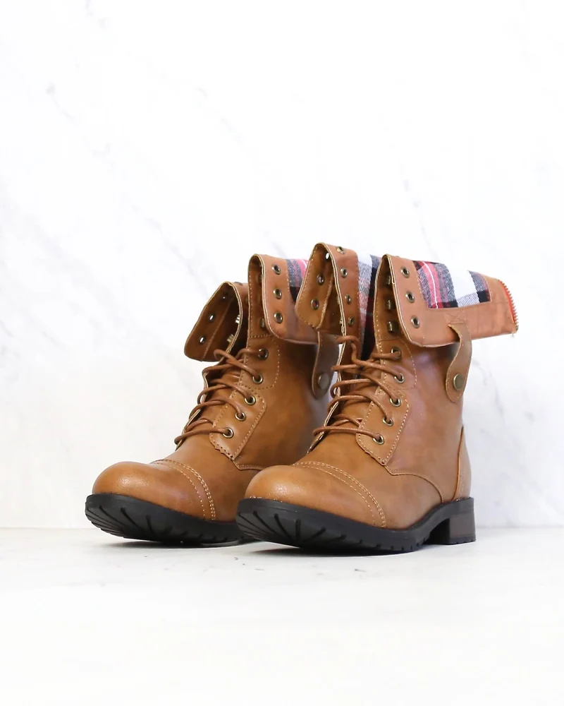 Explorer Camel Combat Boots