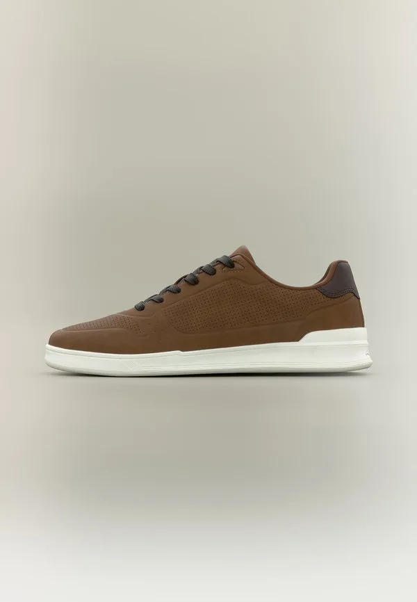 Flex Cognac Trainers
