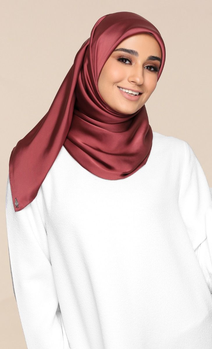 Hijab Clip - Maroon