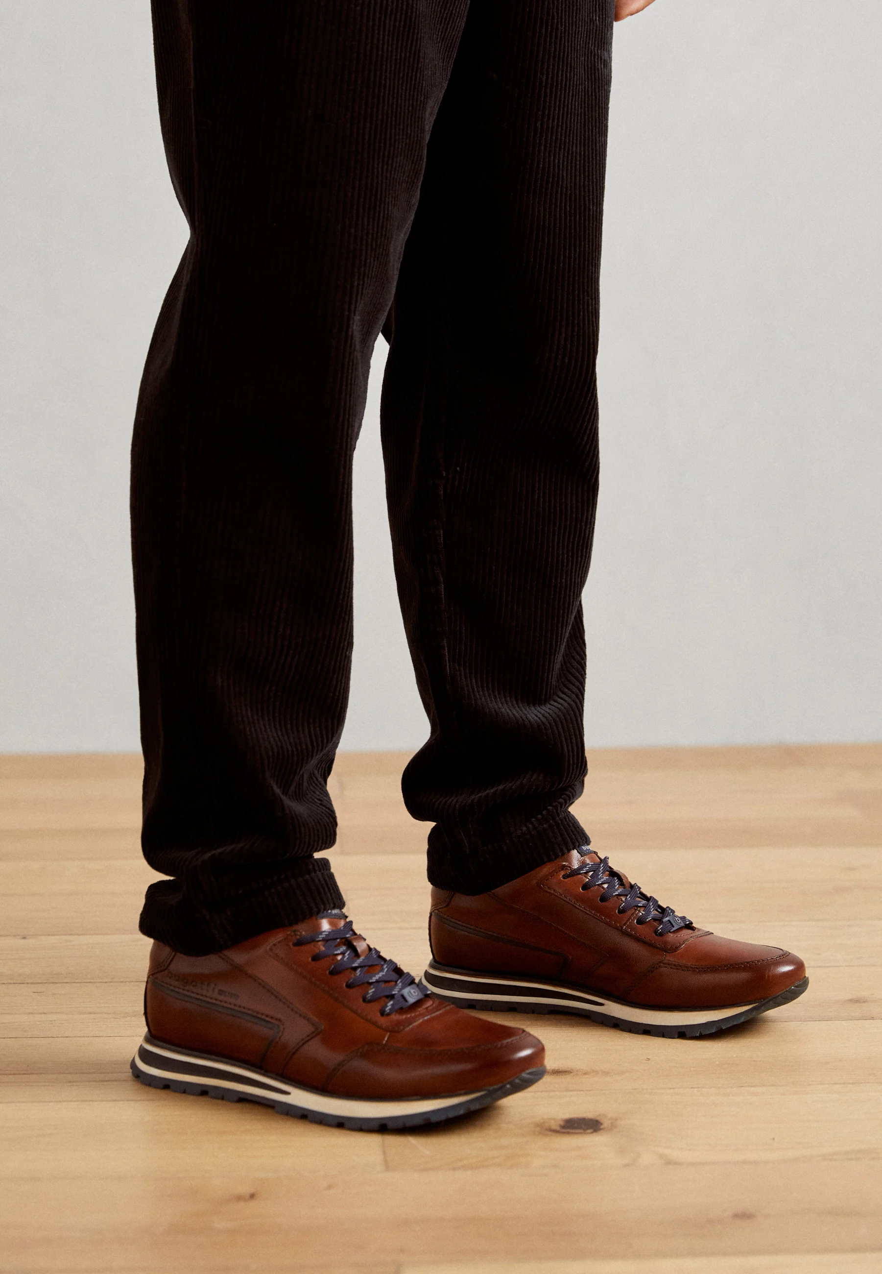 Max Cognac Fit Shoes