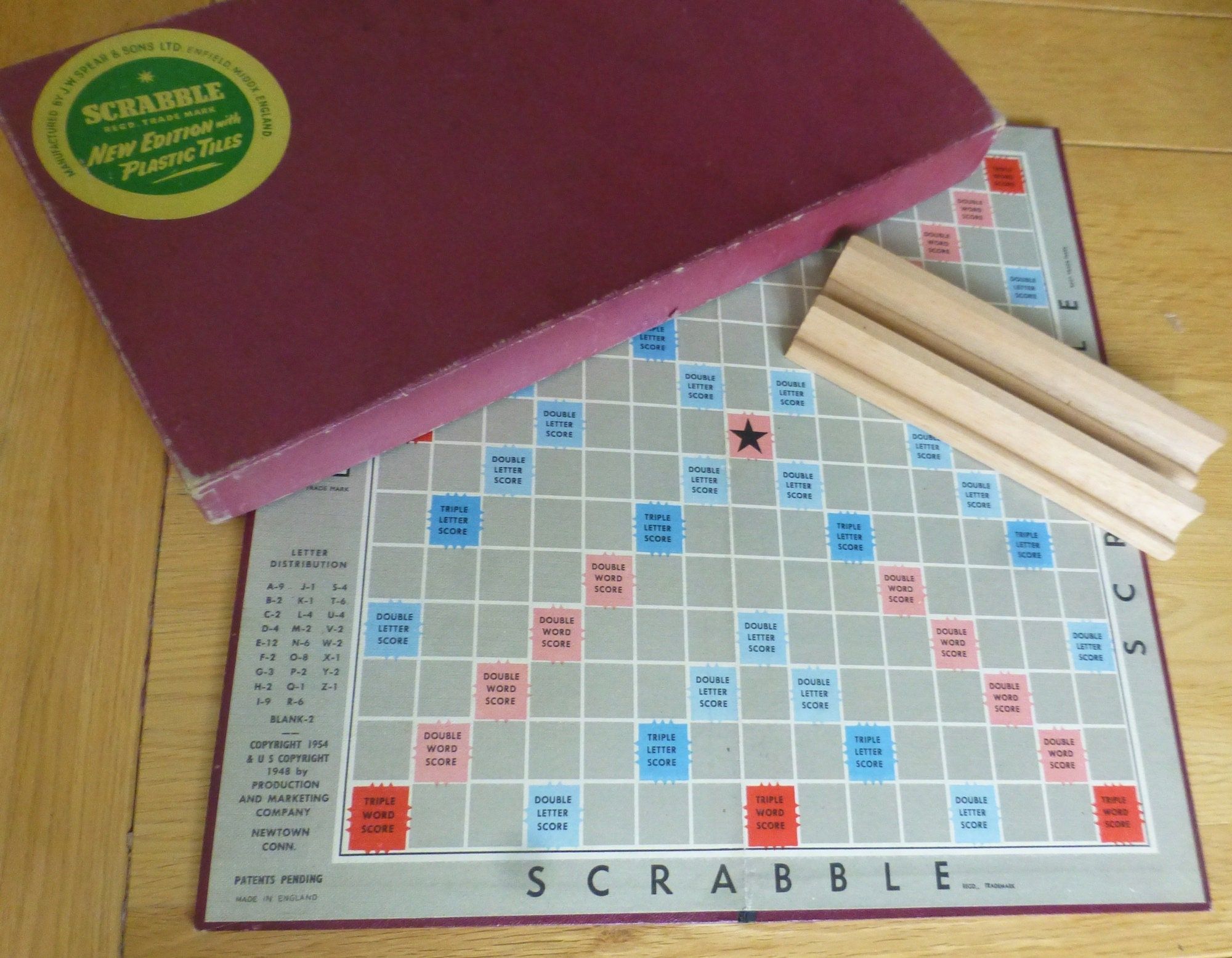 Board Game - Scrabble - Red