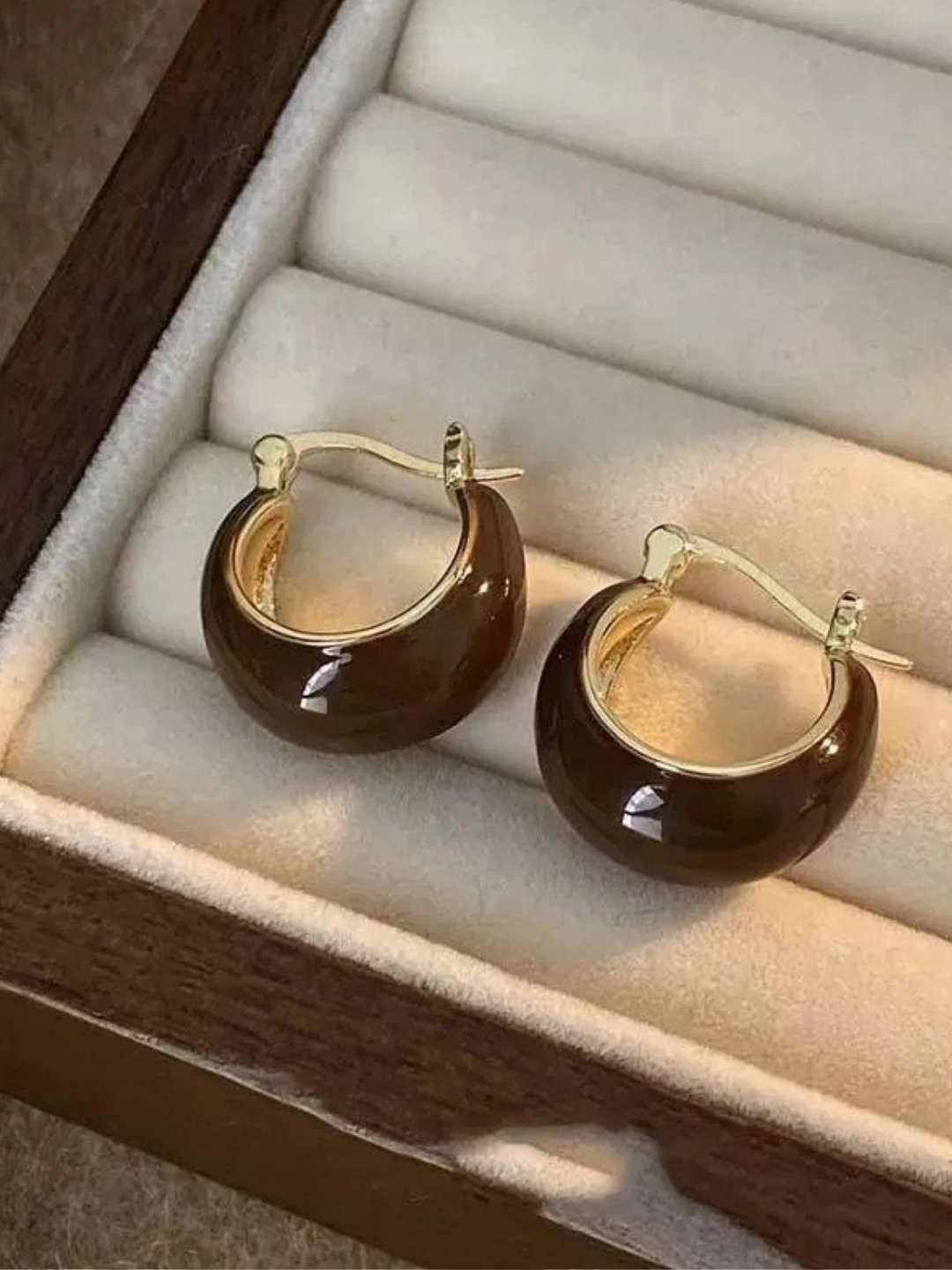 Earing - Brown