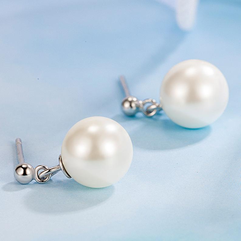 Earing - White