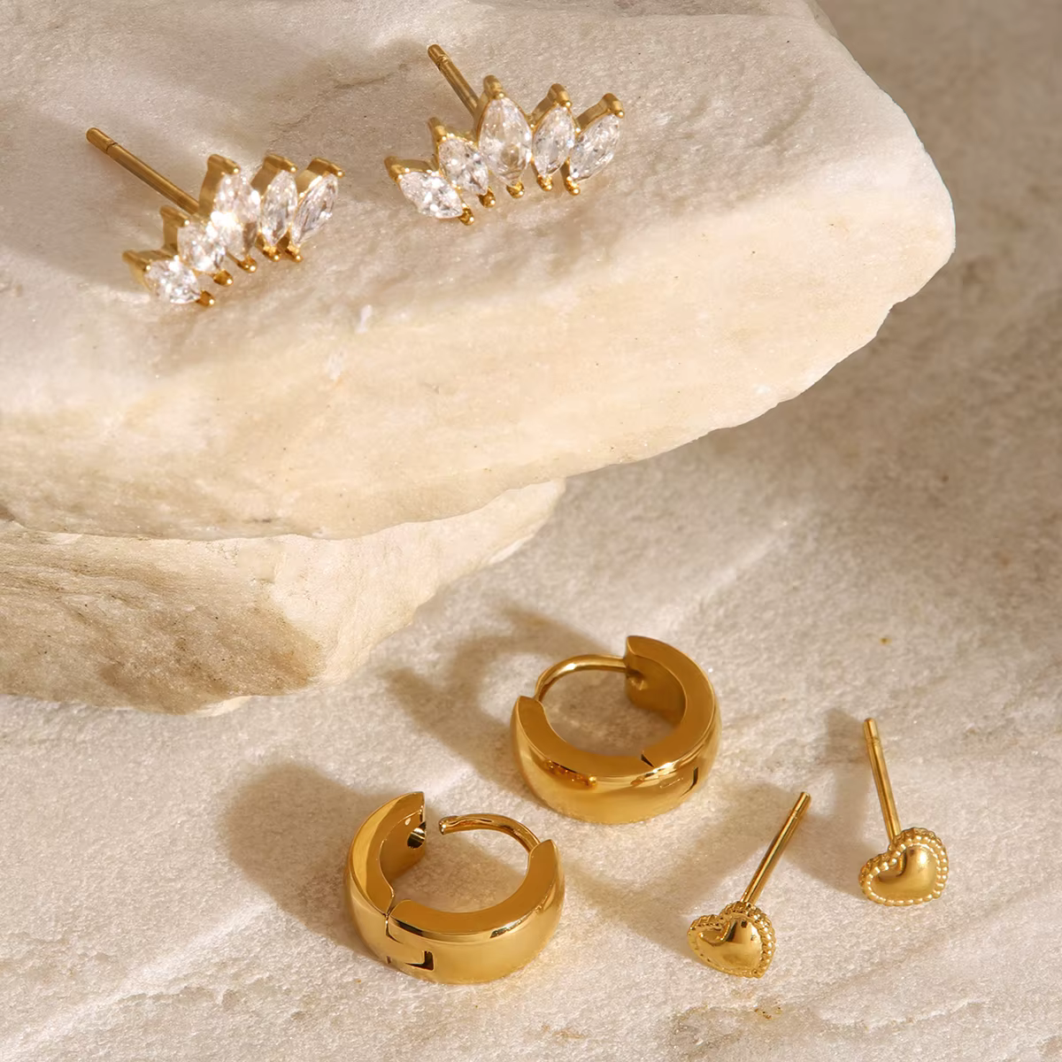 Earing - White