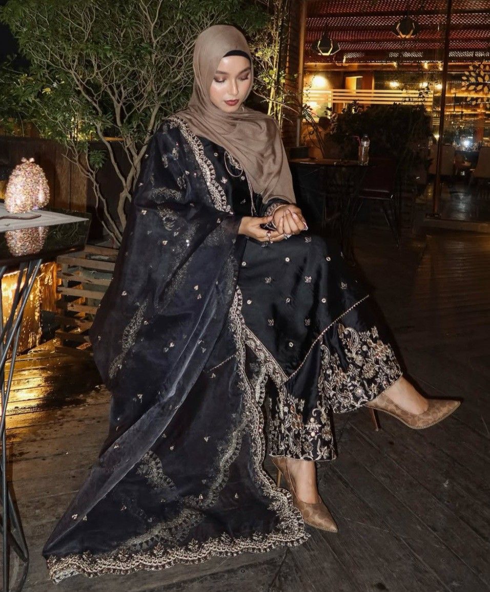 Muslim Wedding Attire - Black