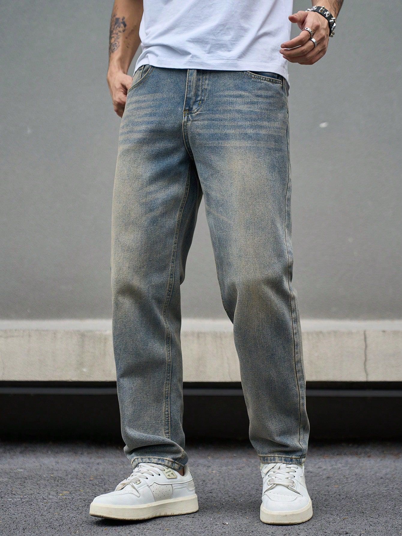 Casual Men's Denim Jeans Straight Cut Essential