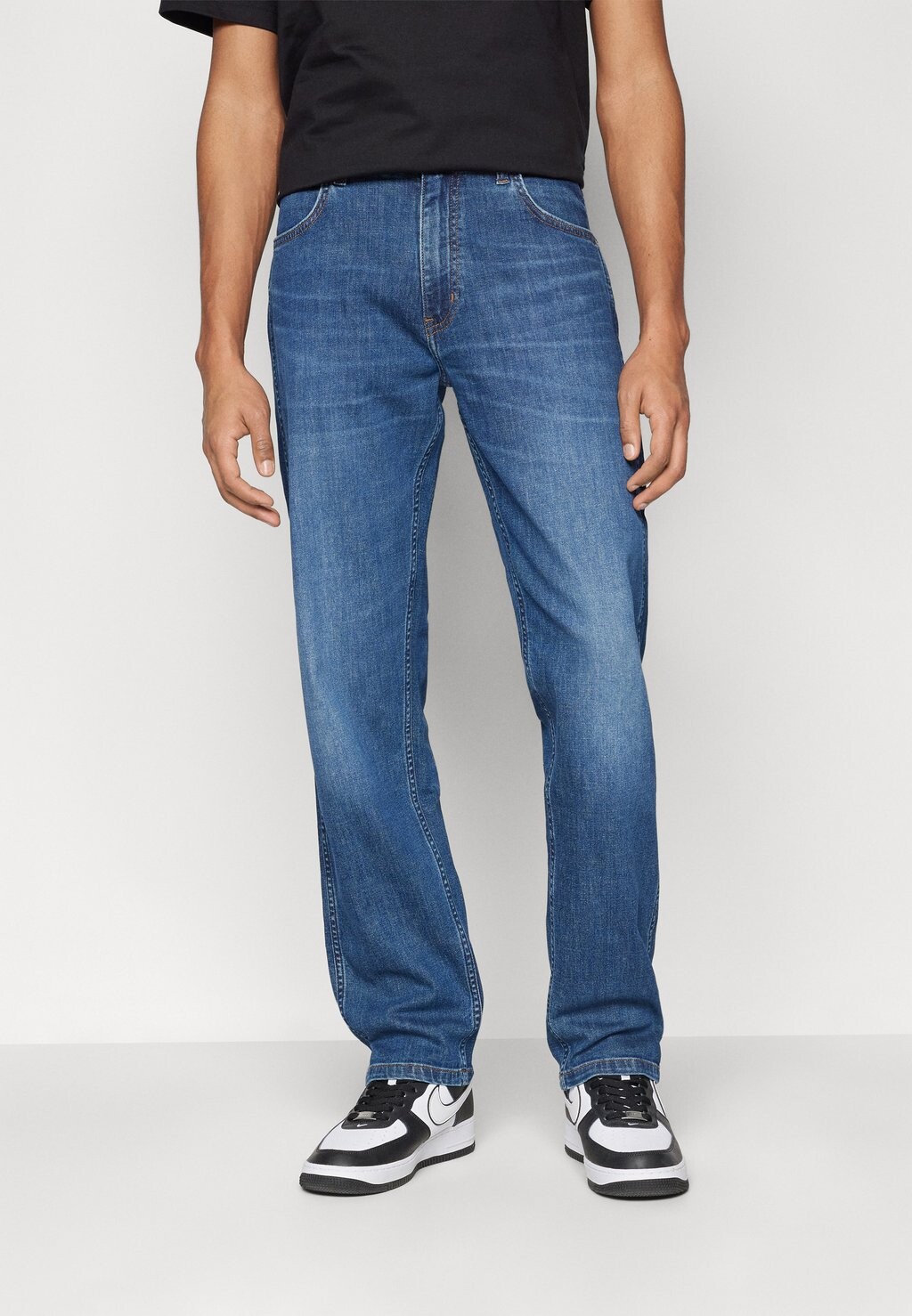 Trendy Men's Denim Jeans Straight Cut Natural