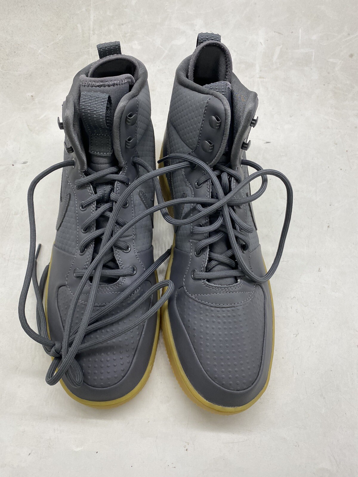 Signature Lace-Up Boot Grey
