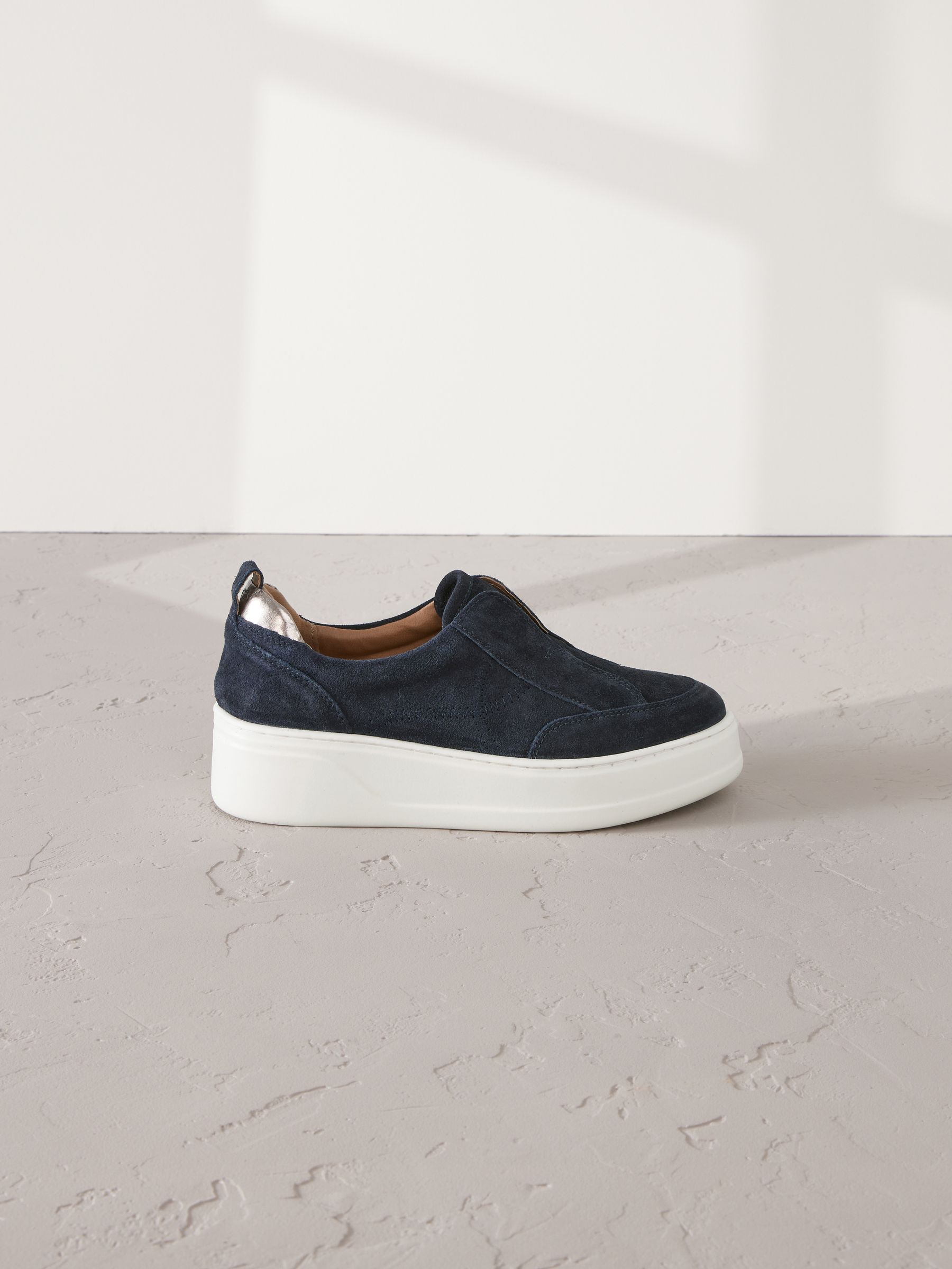 Signature Casual Slip-On Bordeaux
