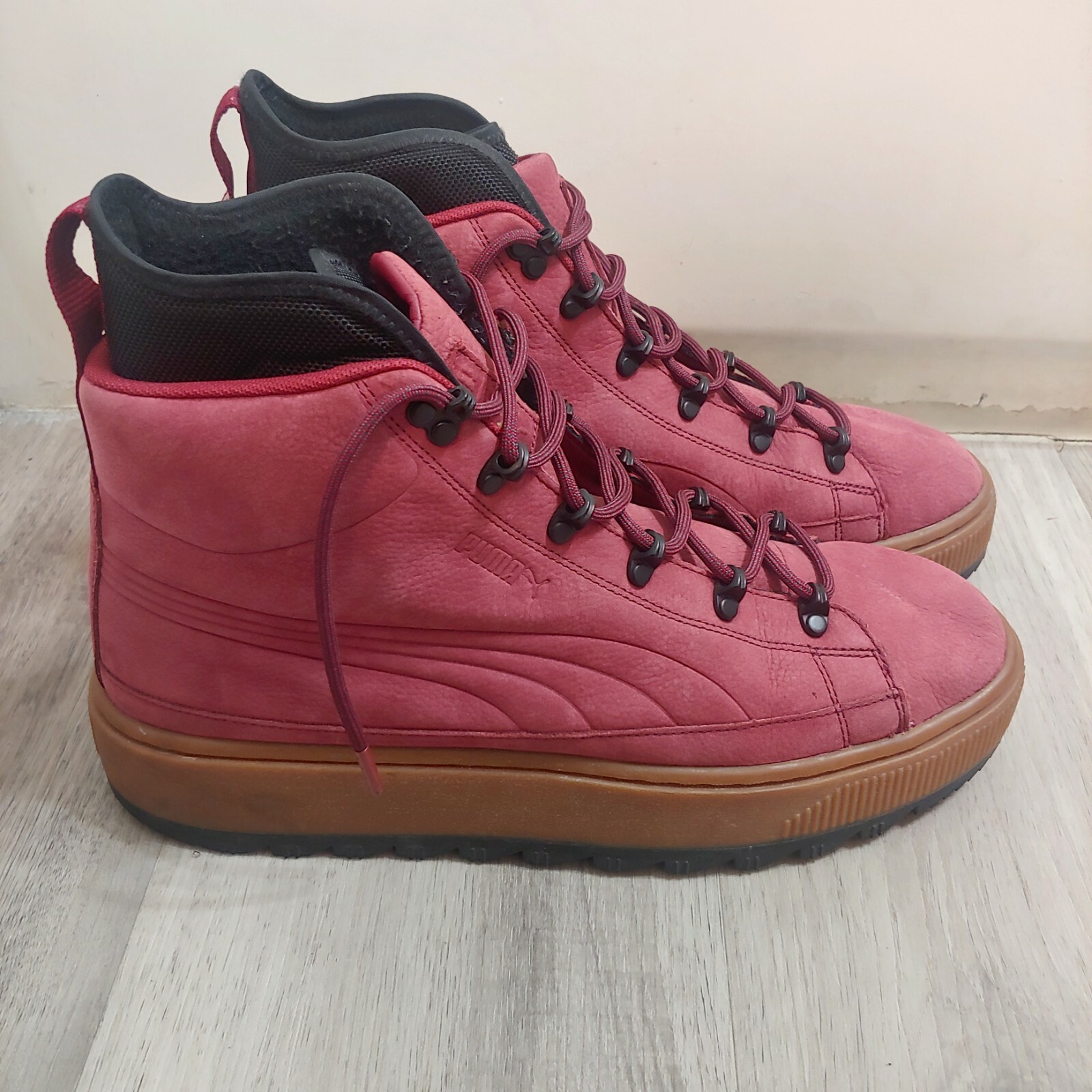 Sleek Desert Hiking Boot Burgundy