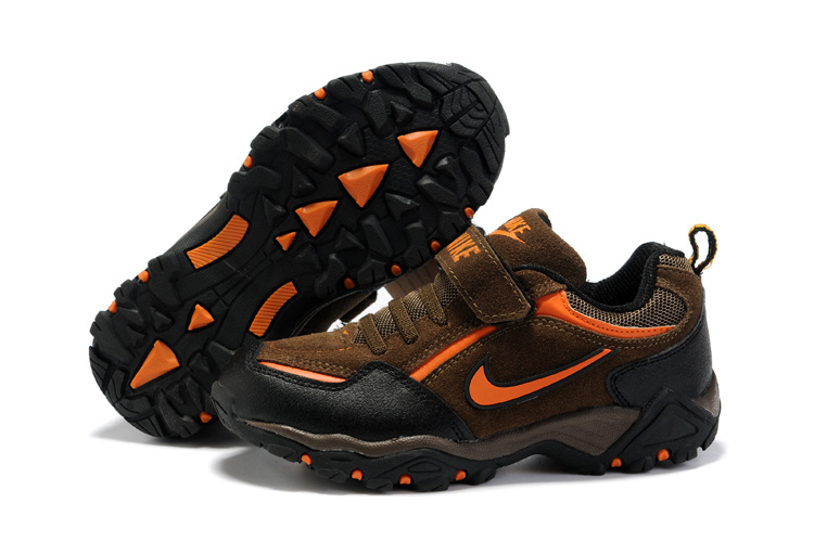 Sleek Day Hiking Shoe Forest