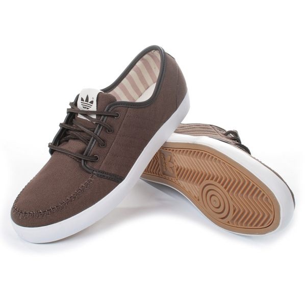 Sleek Casual Boat Shoe Walnut