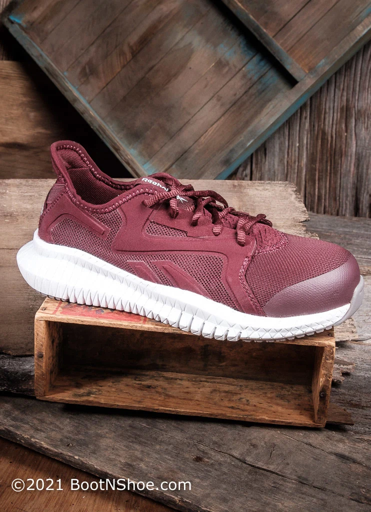 Momentum Cross Training Shoe Burgundy