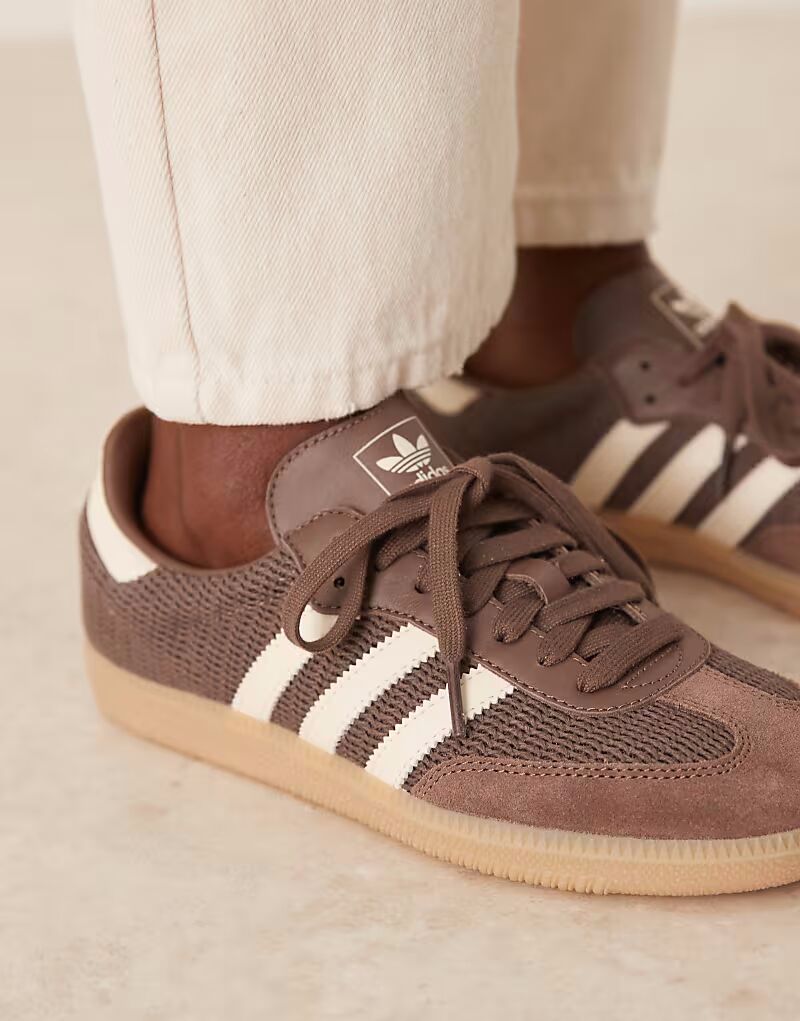 Comfort Professional Tennis Shoe Brown