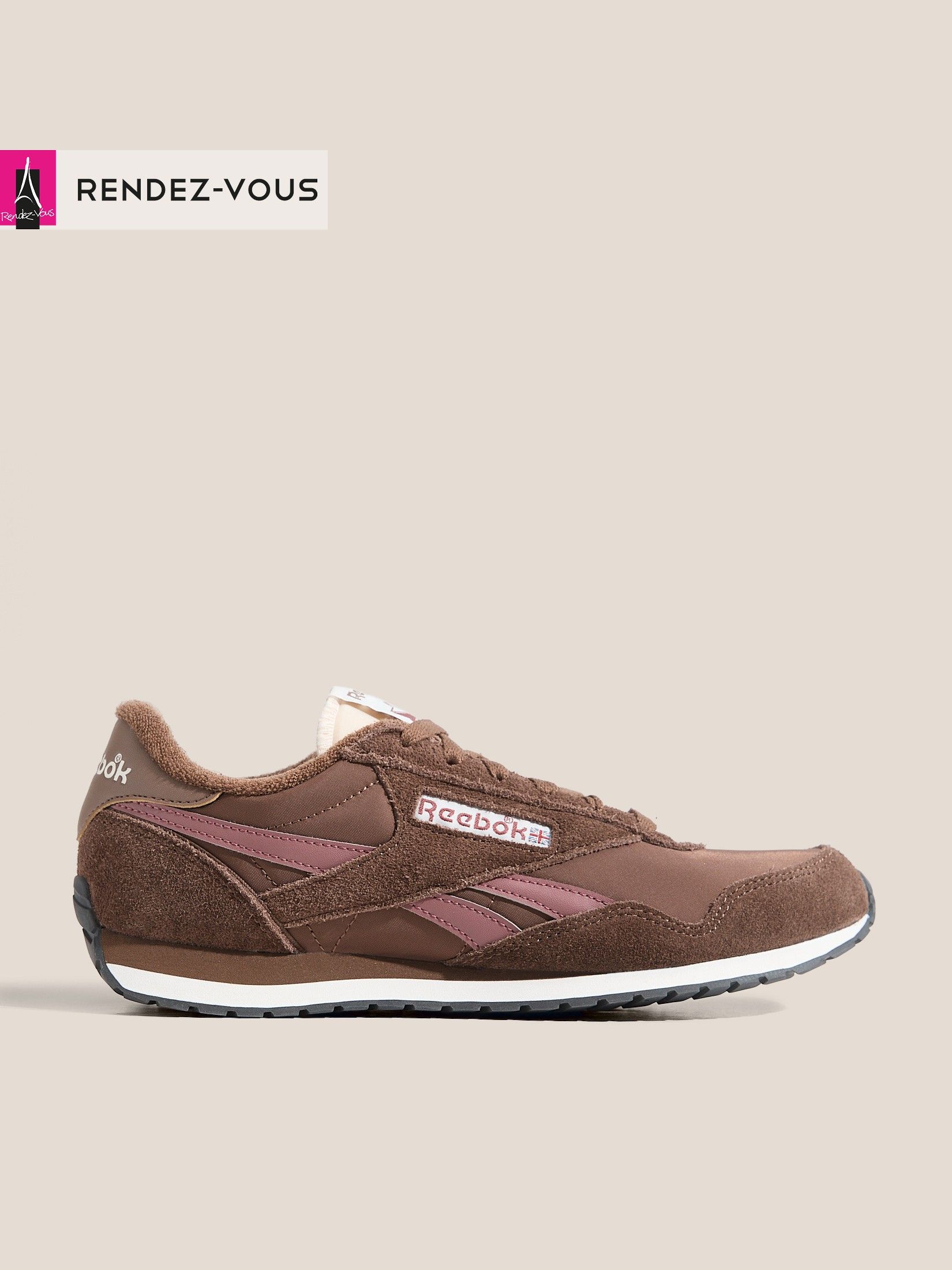 Contemporary Lightweight Runner Espresso