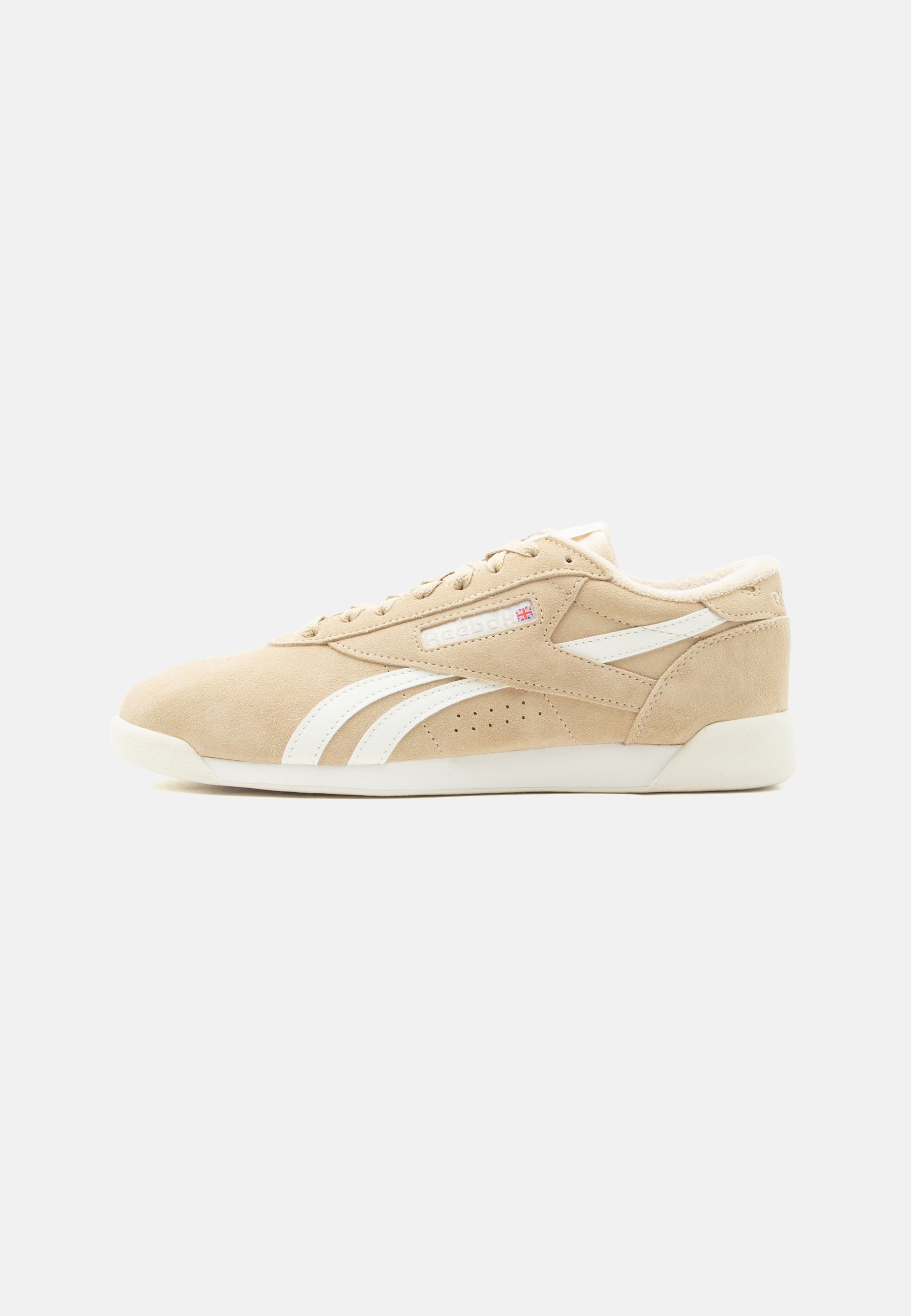 Momentum Walking Shoe Beige