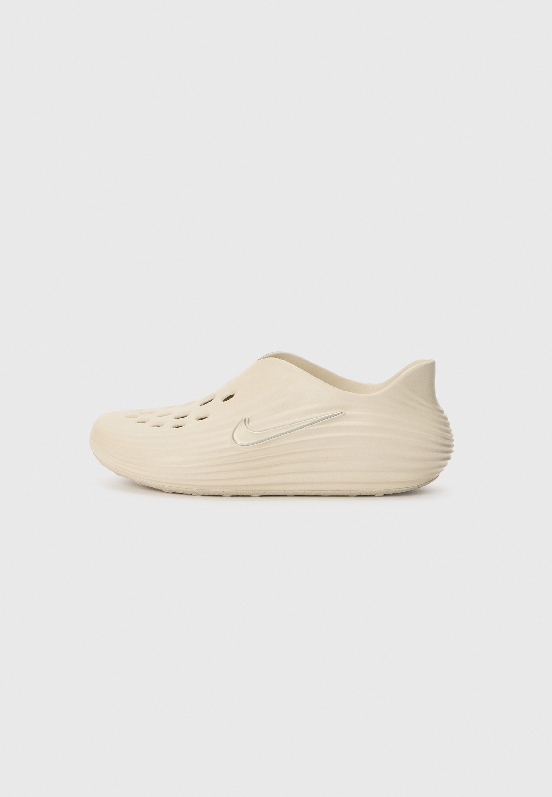 Pro Casual Slip-On Sand