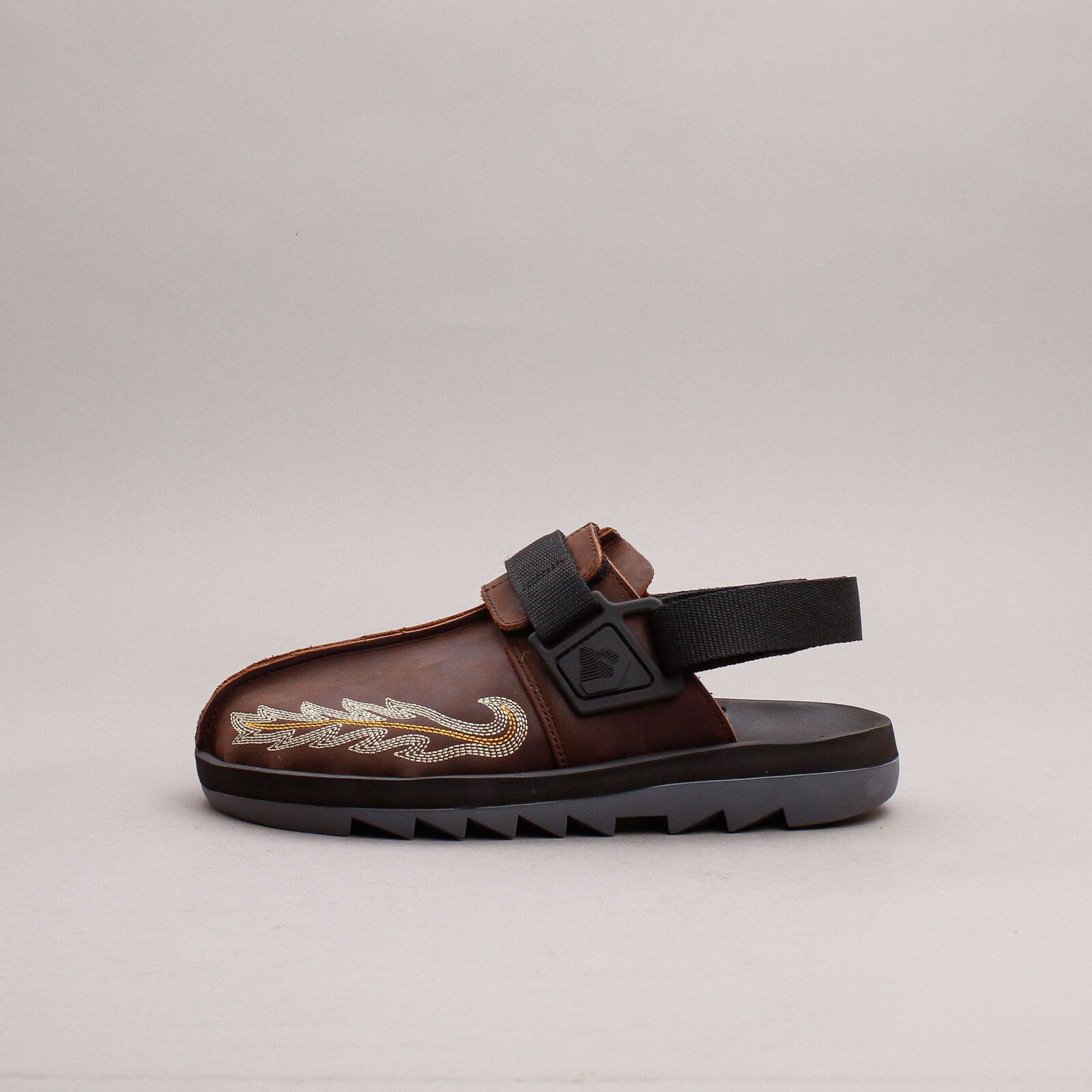 Modern Hiking Sandal Brown