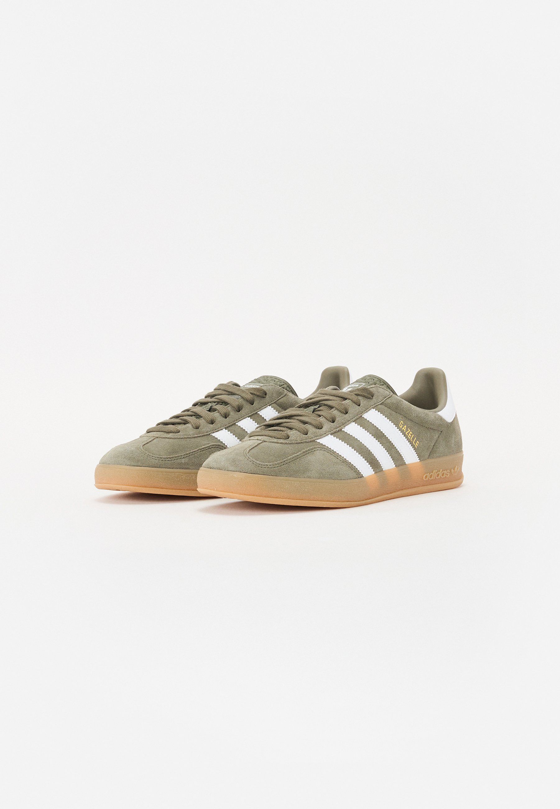 Classic Low Top Sneaker Olive