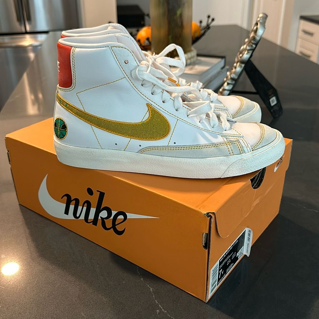 Limited Edition Retro Sneaker Sand