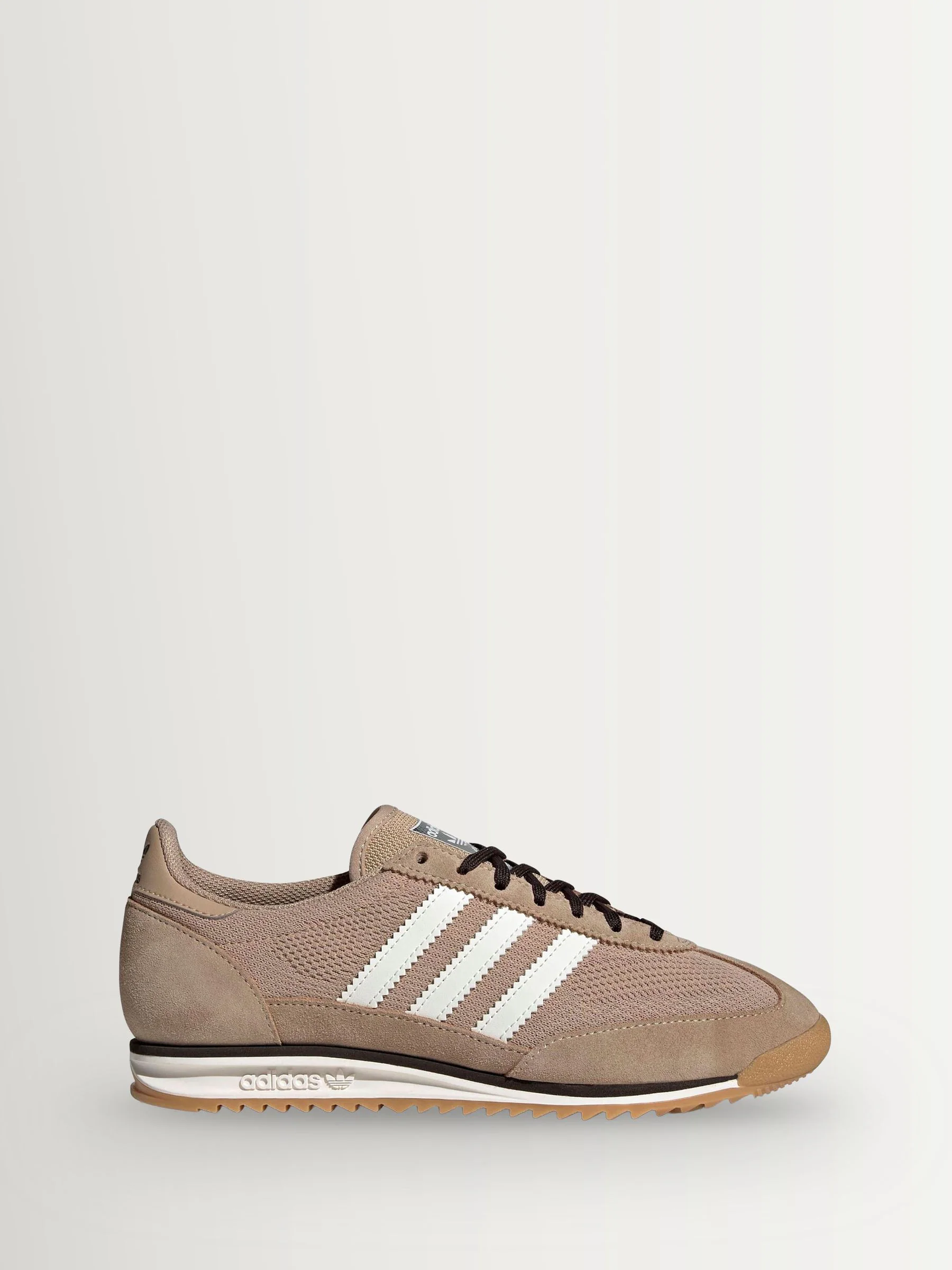 Executive Racing Flat Sand