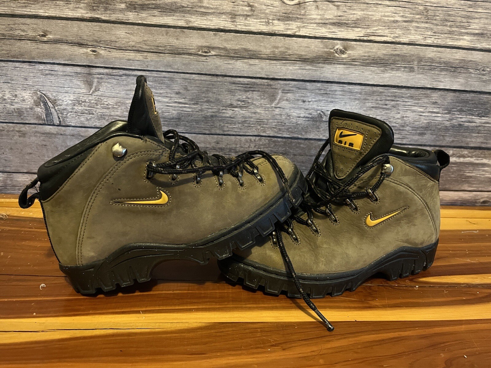 Momentum Logger Boot Tan