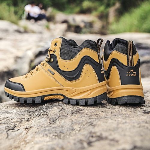 Men's Non-Slip Outdoor Climbing Shoes High Top Multifunctional Outdoor Men's Shoes Rock Climbing Shoes Brown