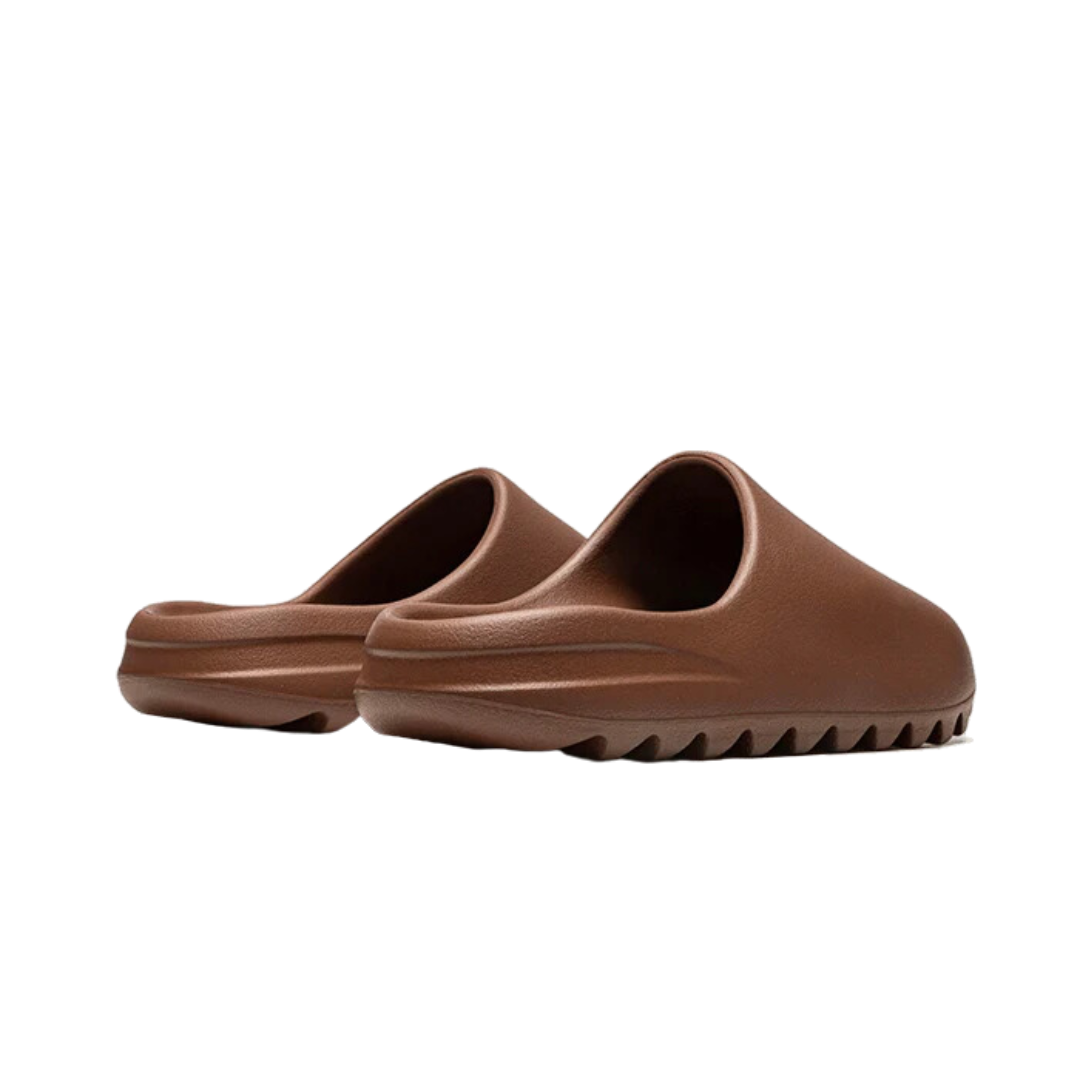 Yeezy Slide Flax Unveils Pure Sophistication