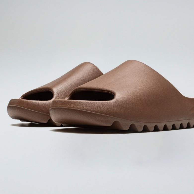 YEEZY SLIDE "FLAX" Earth-tone Colorway