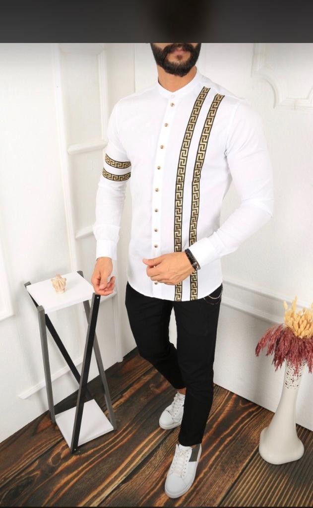 Long-sleeved buttoned shirts